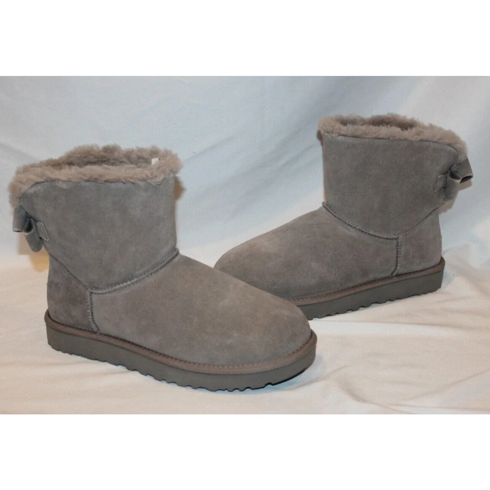 NIB UGG WOMEN'S CLASSIC BAILEY BOW HERITAGE SUEDE SHEARLING BOW BOOTS‎ GRAY